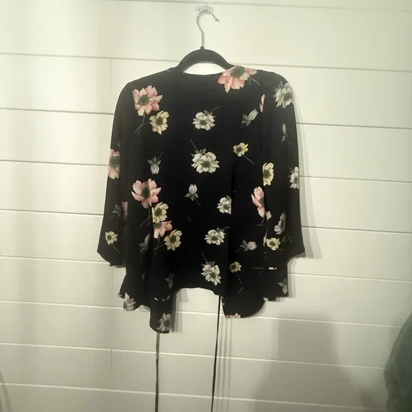 Sweet Wanderer Black Floral Kimono - Picture 3 of 4